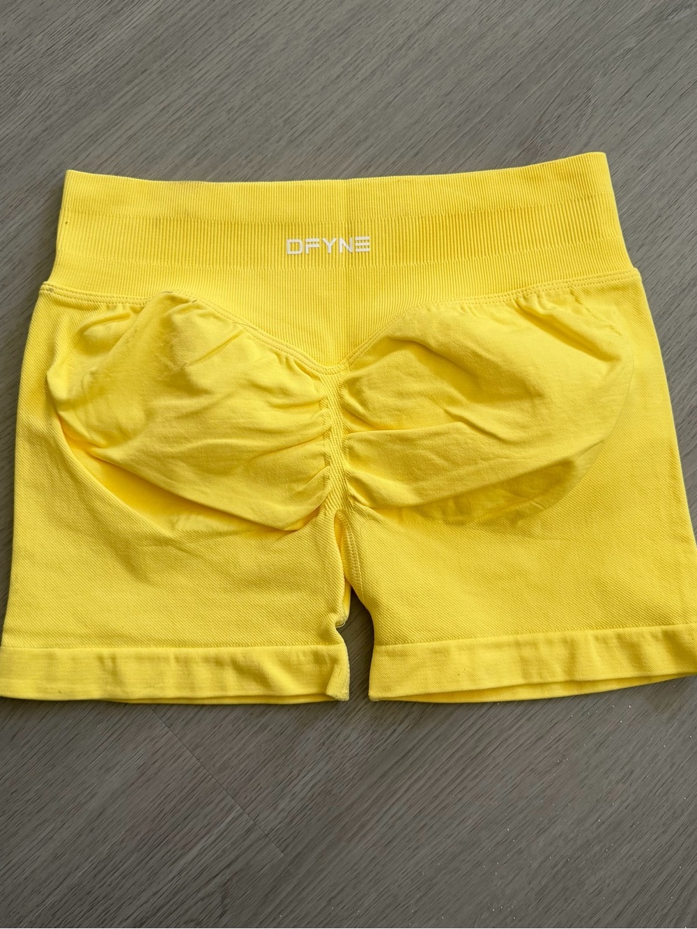 DFyne yellow impact sports bra and shorts set - Picture 6 of 8